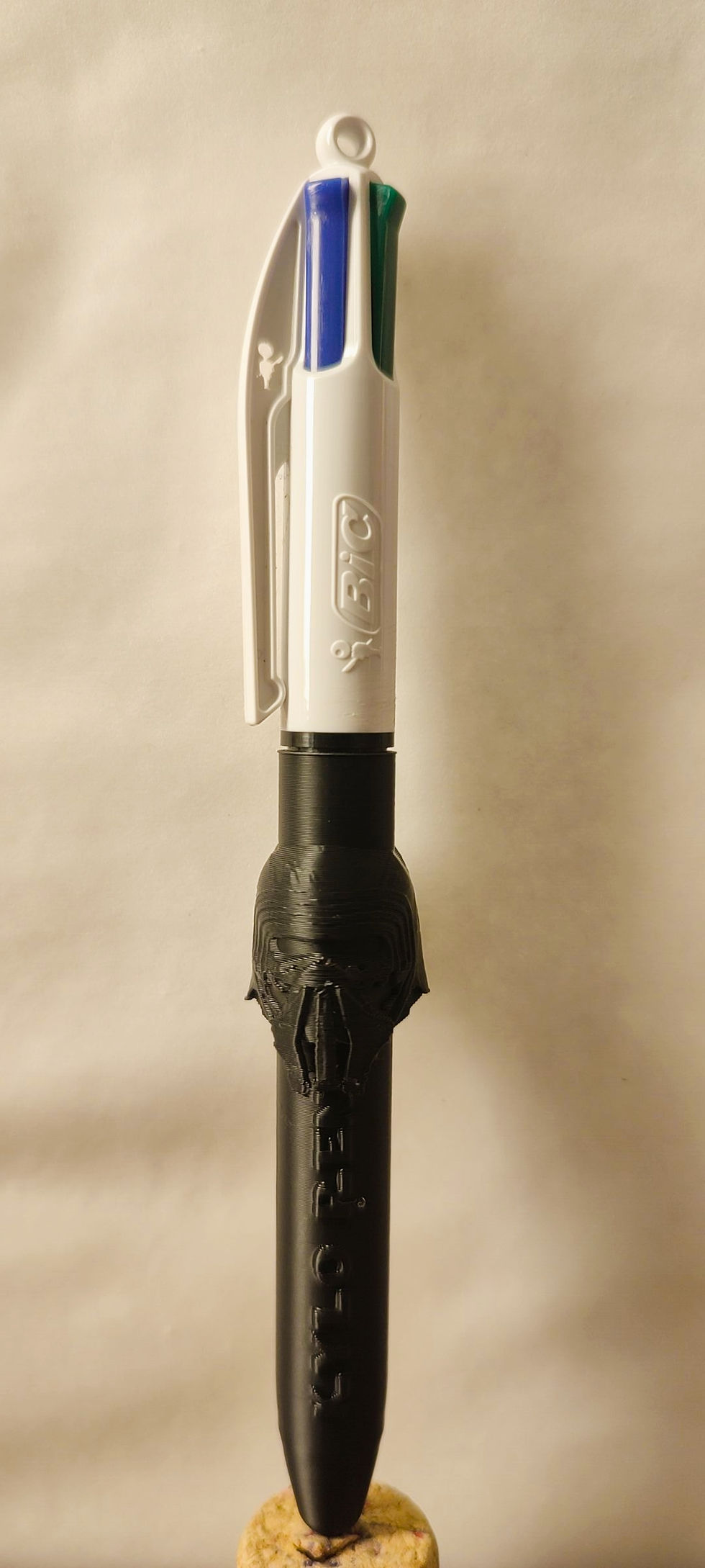 Miniature : Stylo 4 Couleurs Custom – Édition Kylo Ren (Ben Solo) 🌌⚔️