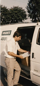 Registro histórico da equipe da AeroFlash durante os primeiros anos da empresa.