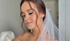 PEINADO Y MAQUILLAJE DE NOVIA