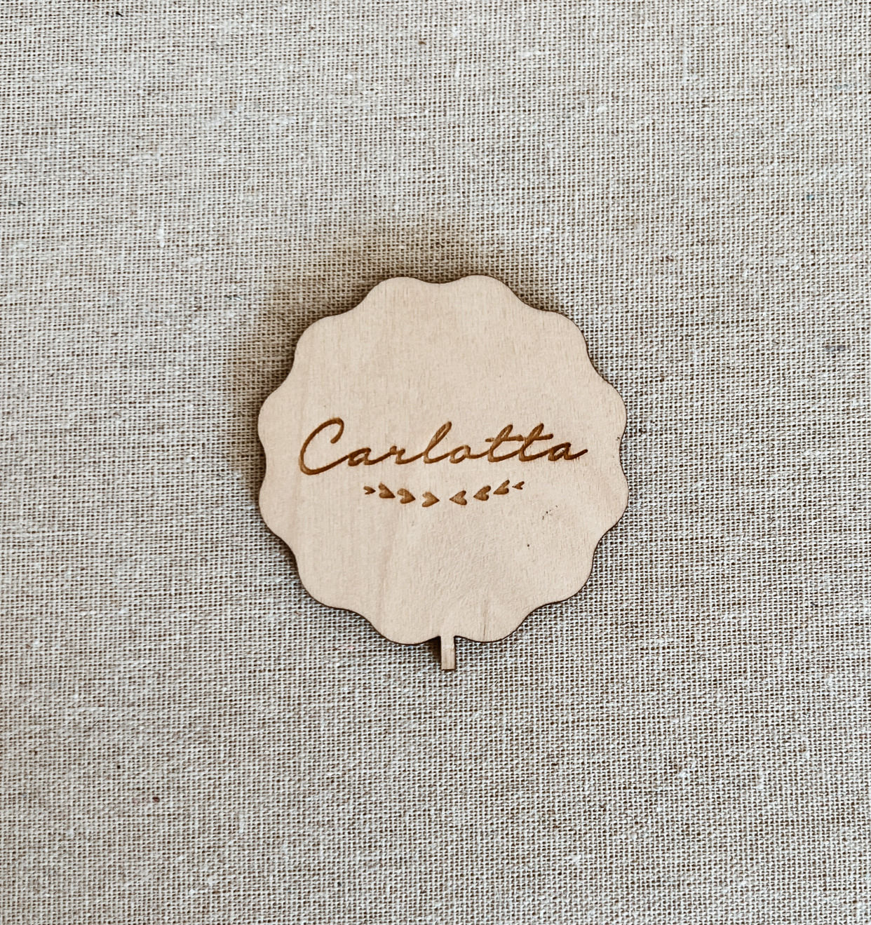 Scheibe mit gewelltem Rand