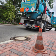 Tankreinigung, Fachbetrieb nach WHG
Mit einer Tankreinigung von TAK beugen Sie vor! Mit TAK eine saubere und schnelle Sache! Wir kümmern uns um Ihren Tank