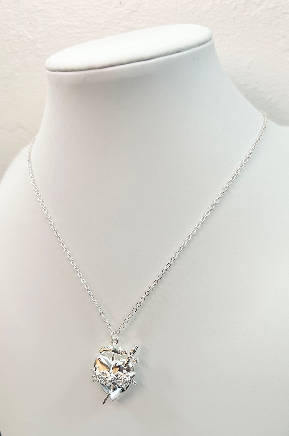 Miniature : dagger and heart necklace silver