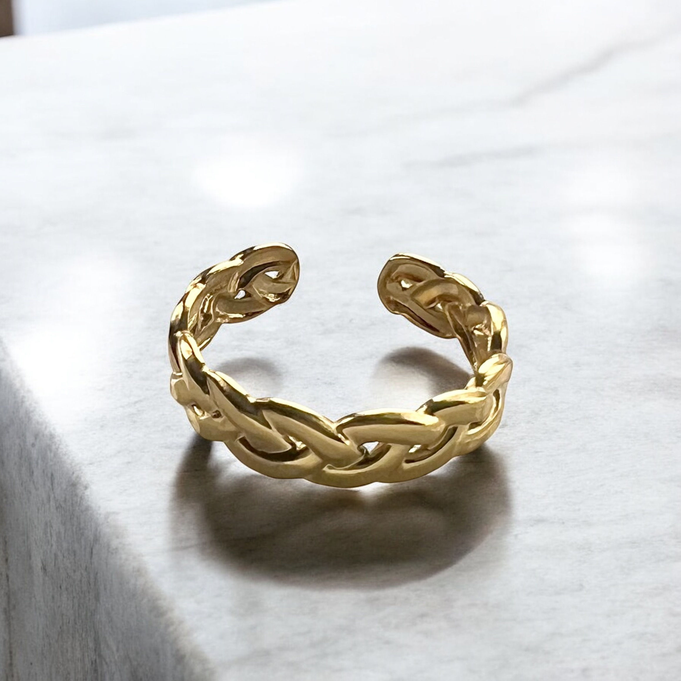 Plaited chain ring gold