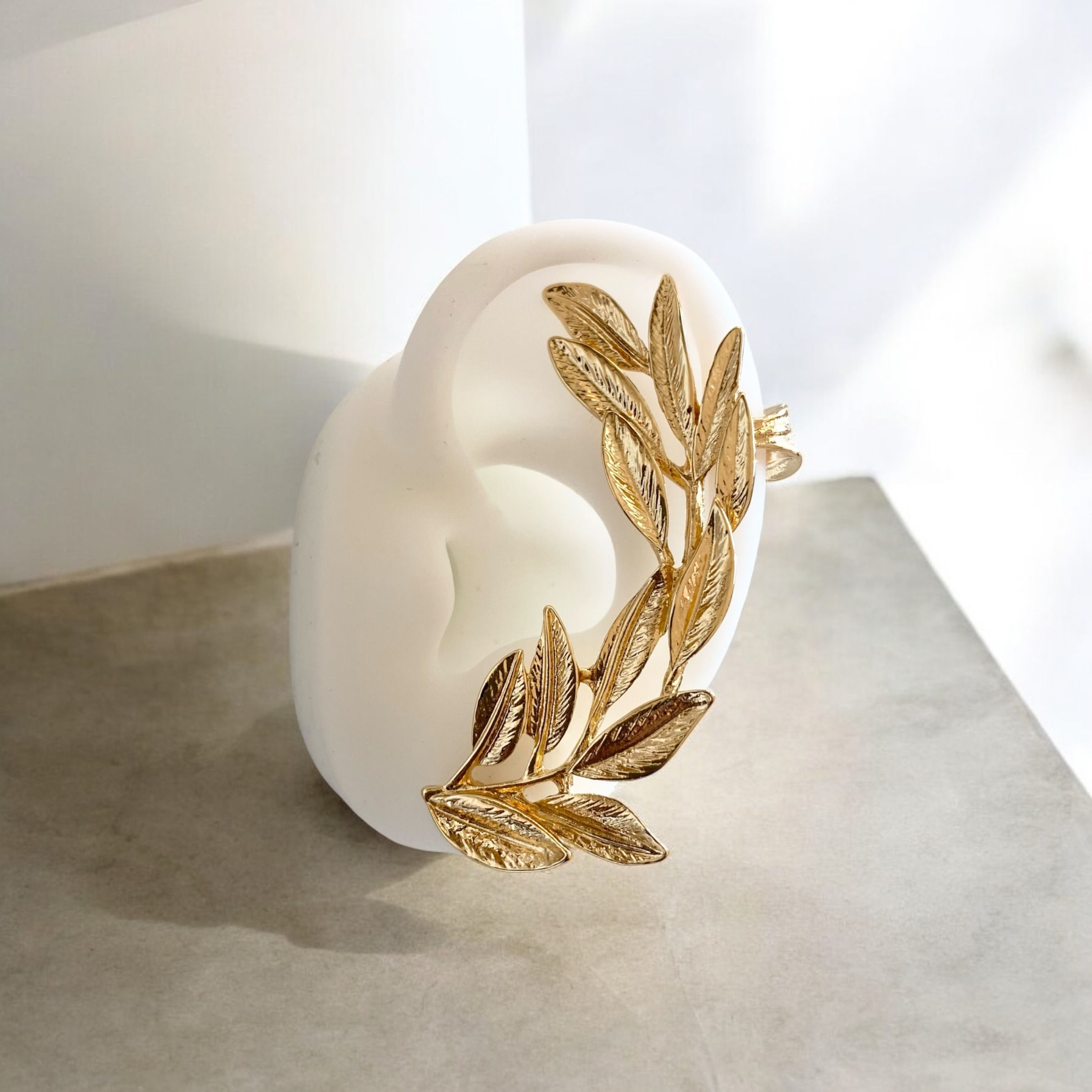 Leaf ear cuff