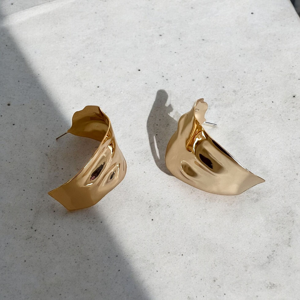 Miniatura: Large crushed metal hoop earrings