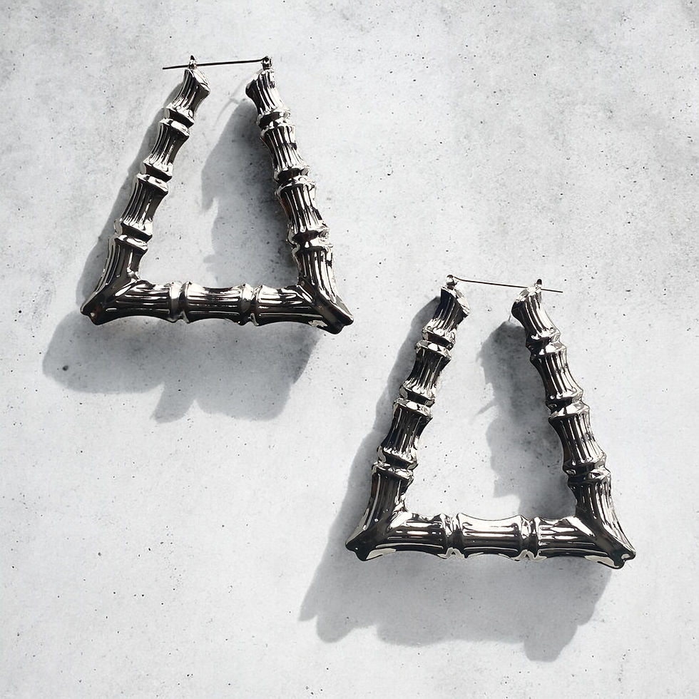 Miniatura: Large triangle bamboo hoop earrings