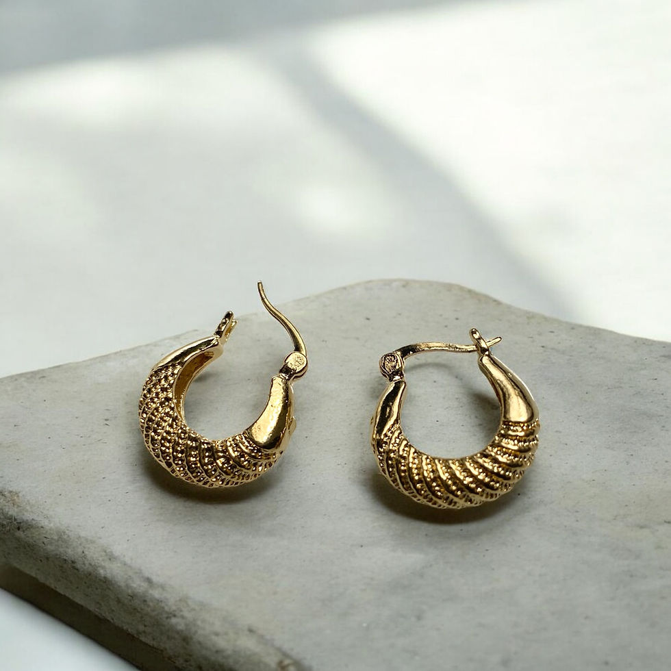 Miniaturbild: Small gold hoop earrings