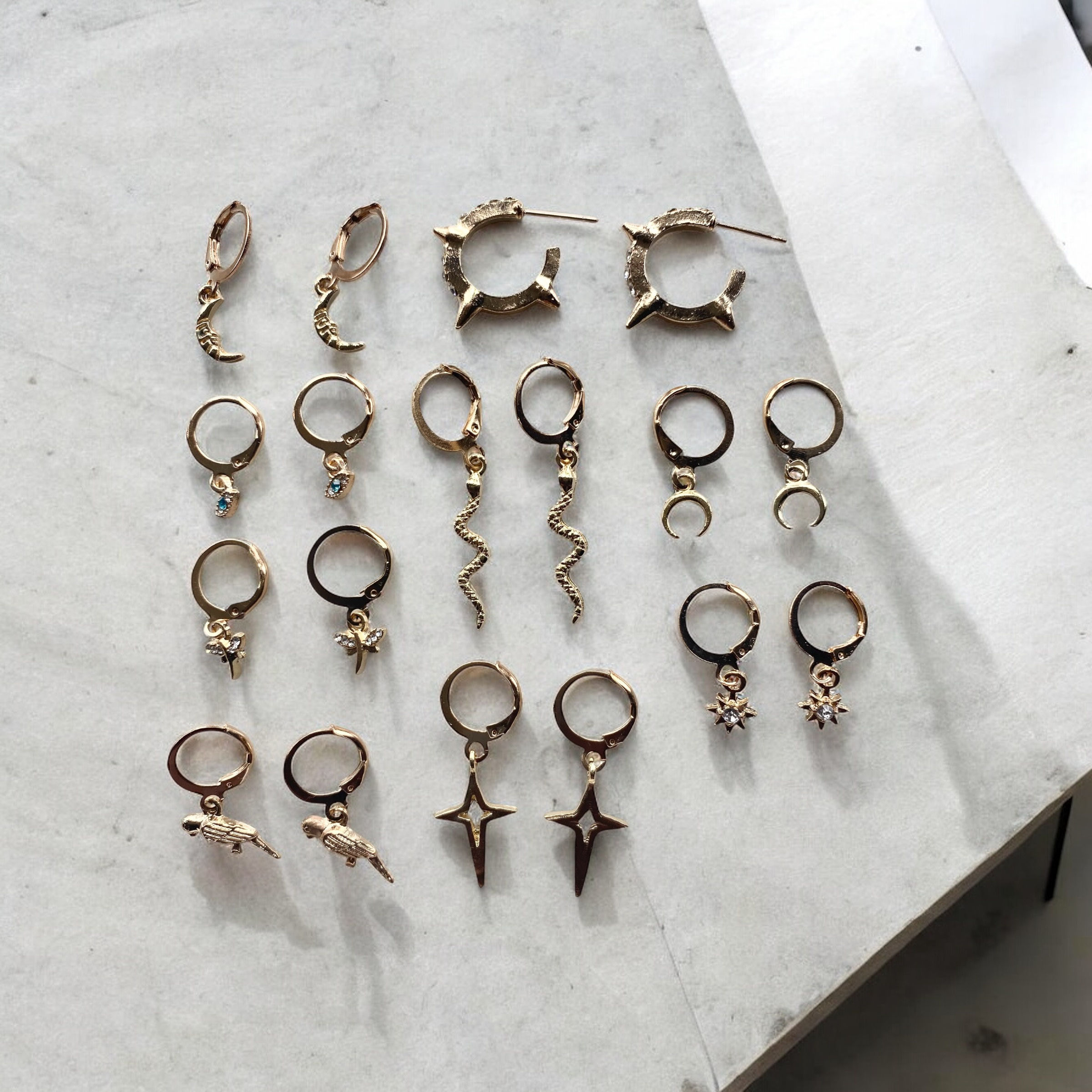 Huggie earrings gold