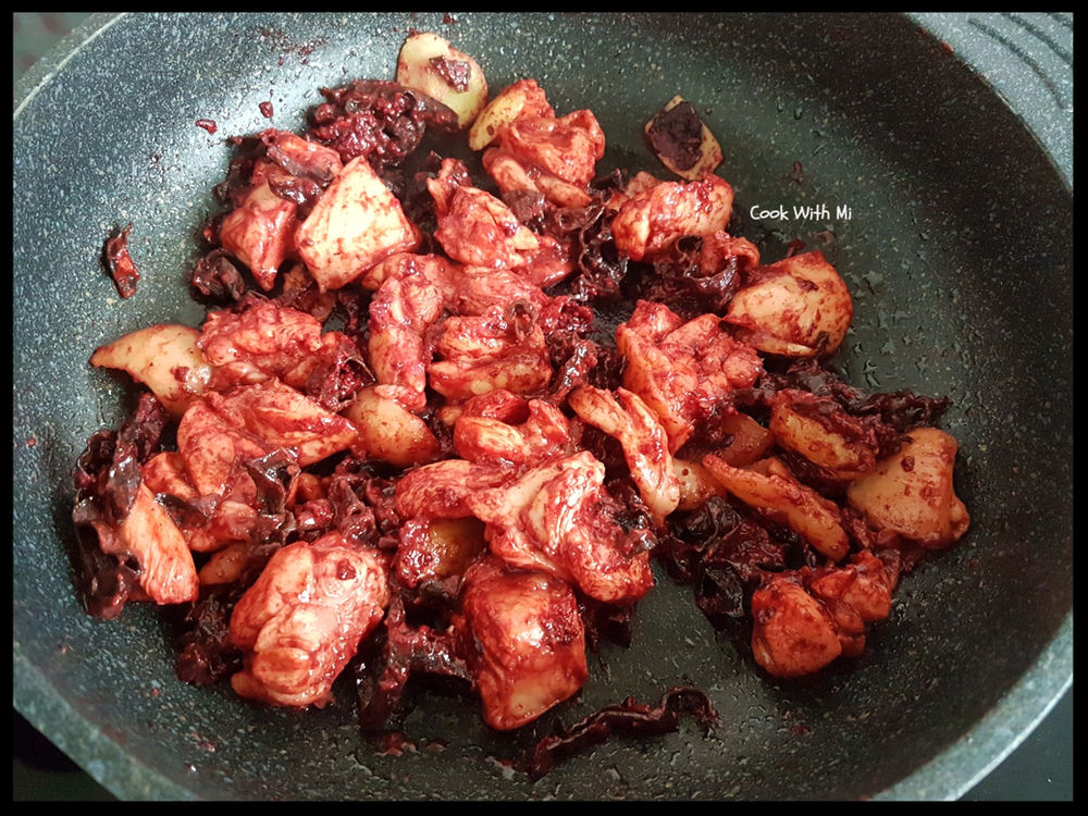 Stewed Red Glutinous Rice Wine Chicken (红槽鸡)