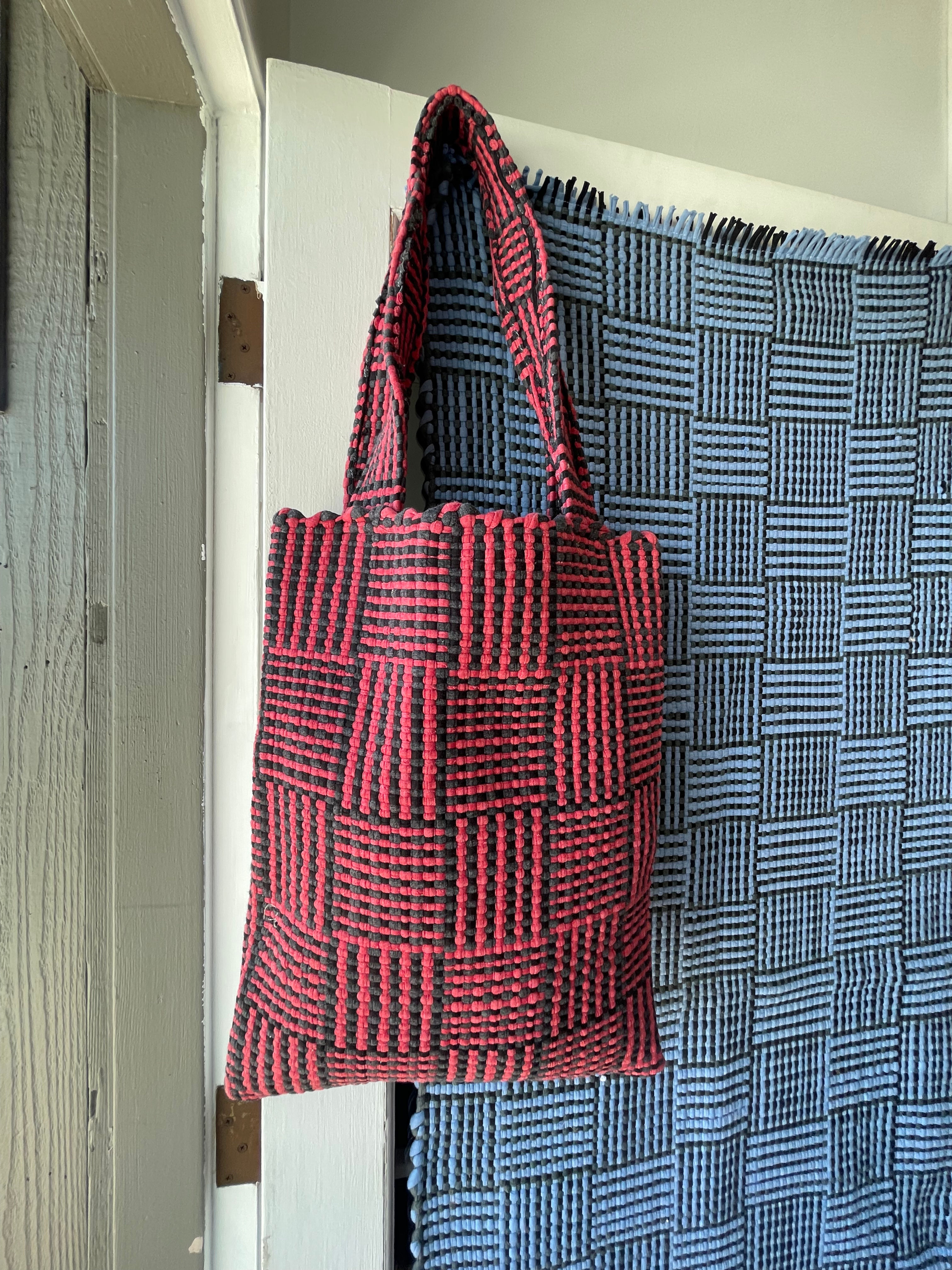 Recycled Woven Bag - Red/ Black