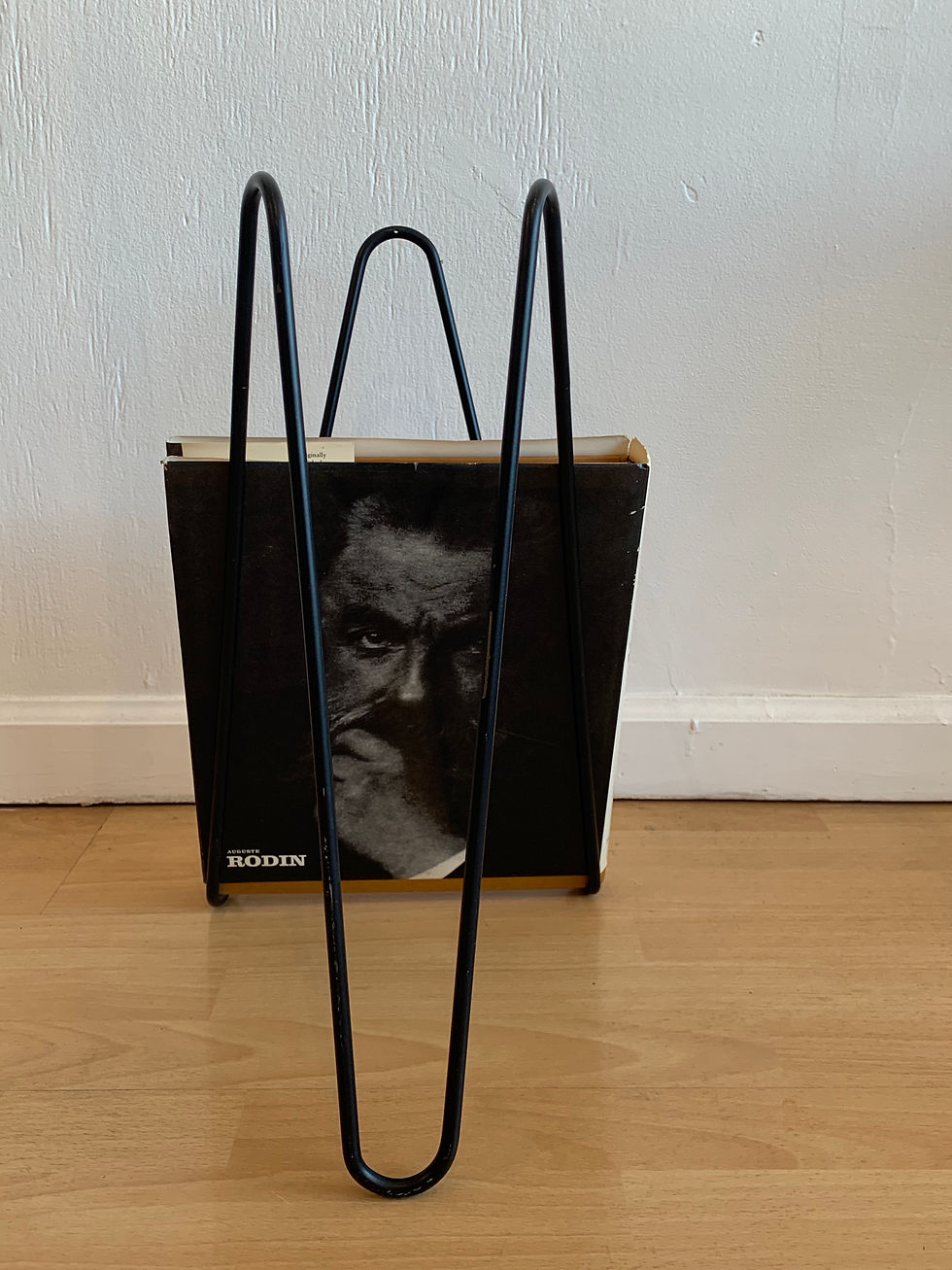 Thumbnail: Abstract Metal Magazine Rack