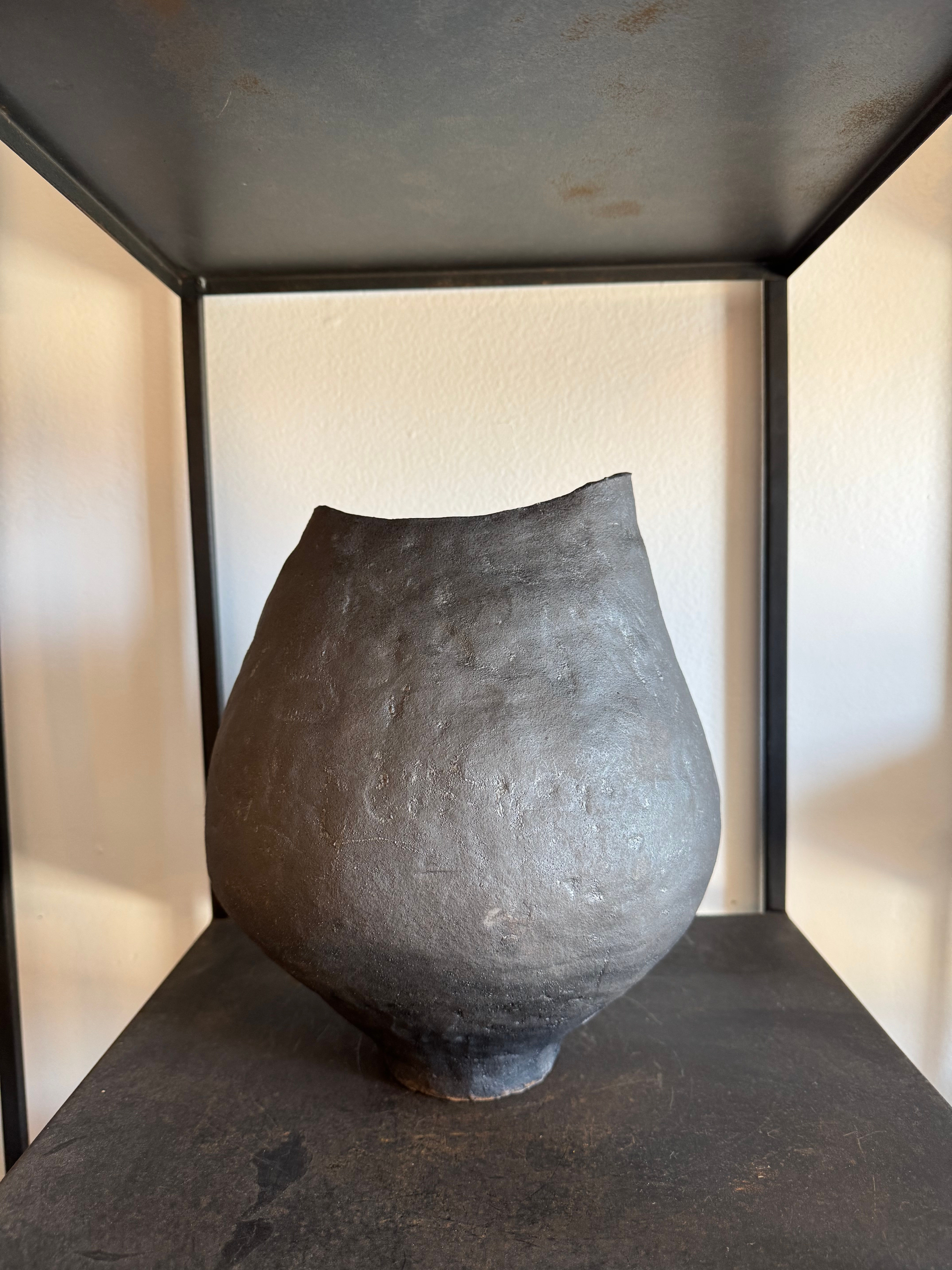 Black Mountain Vase no 2