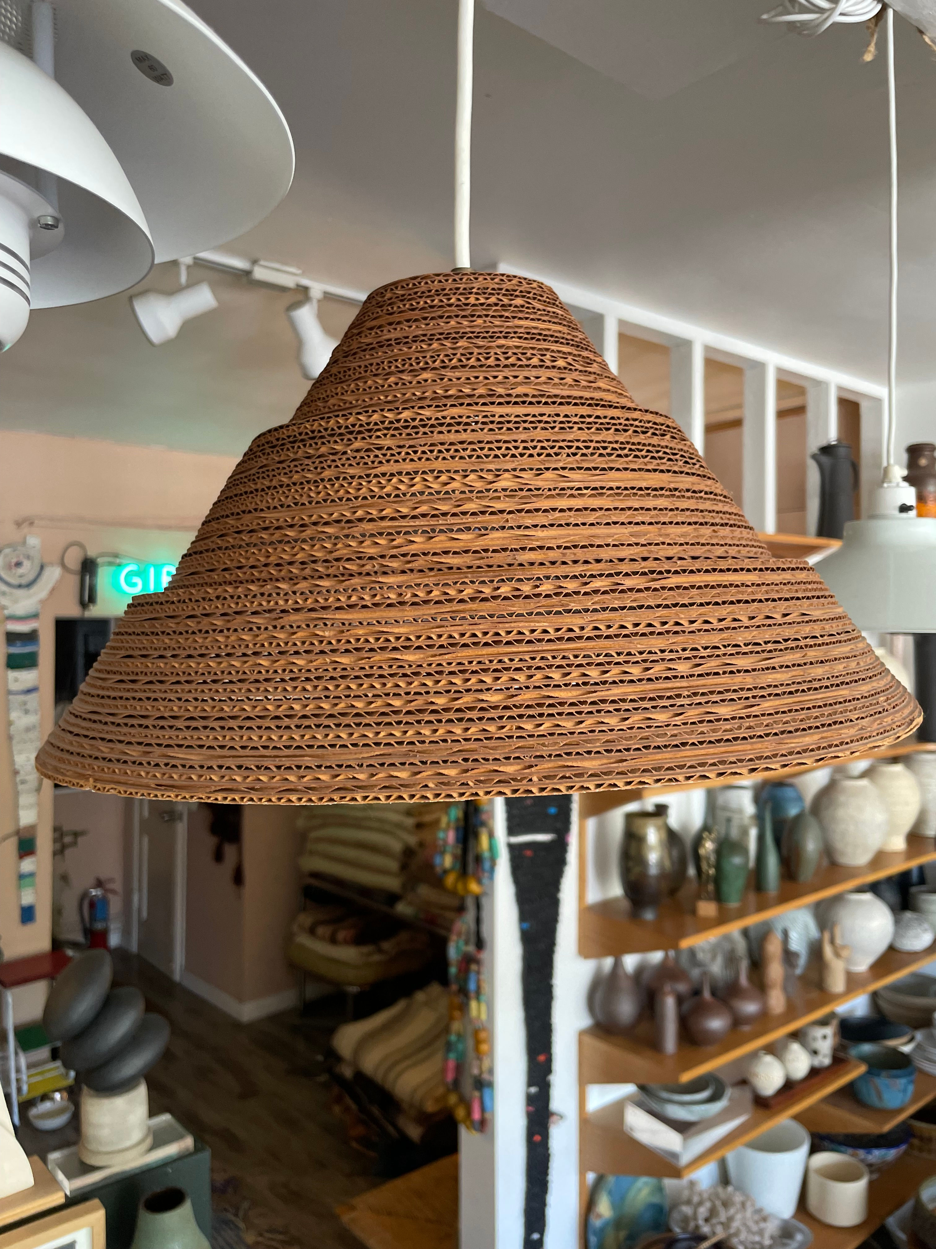 Corrugated Cardboard Pendant Lamp