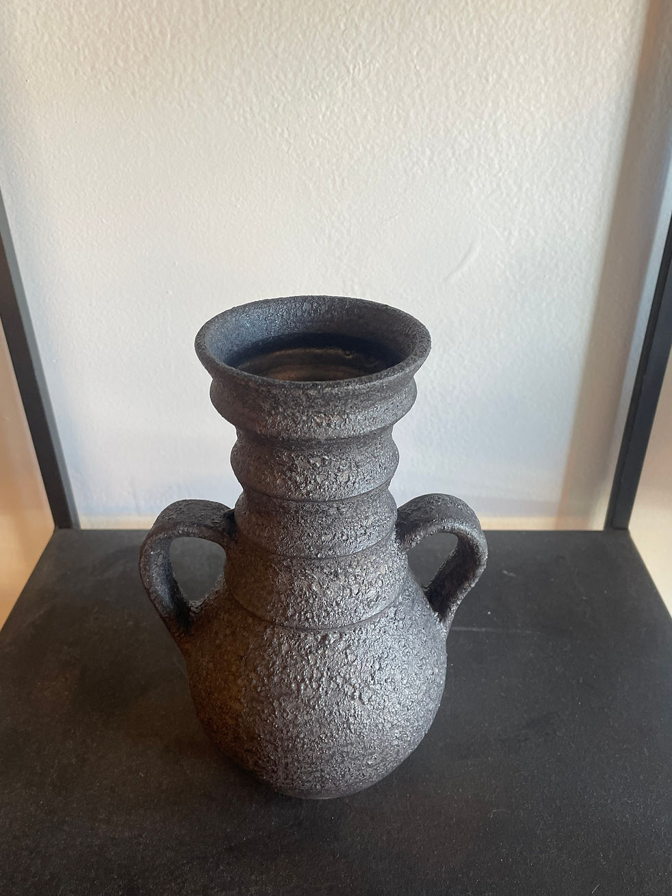 Thumbnail: Small Volcanic Vase