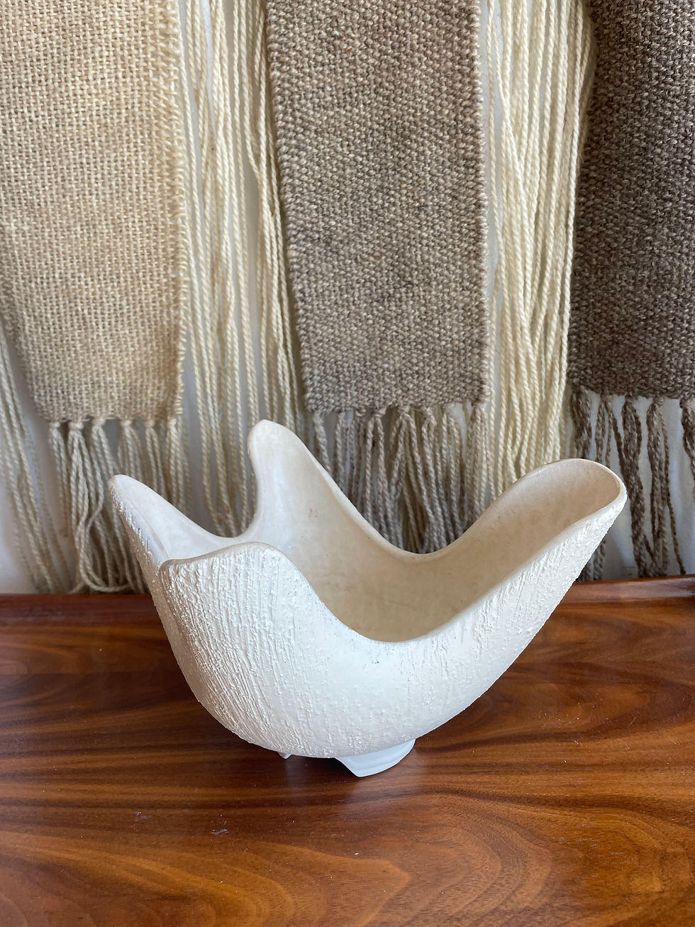 Thumbnail: White Ceramic Textured Shell Bowl