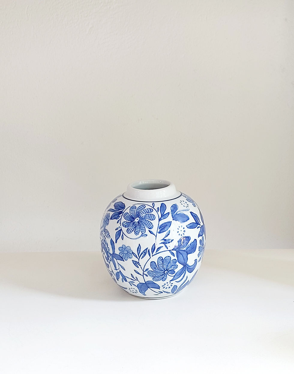 Thumbnail: Delft motif ginger jar