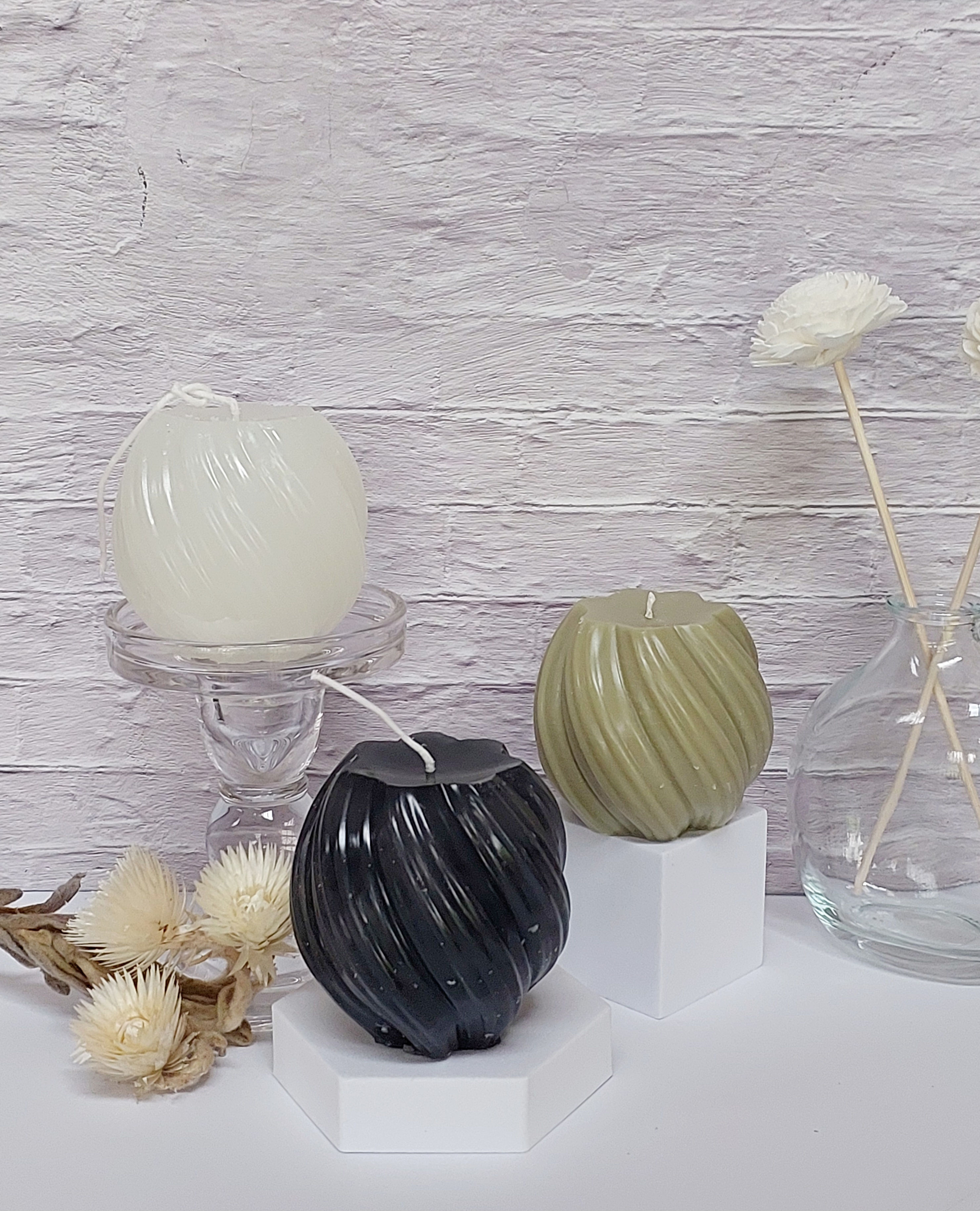 Decorative wave candle