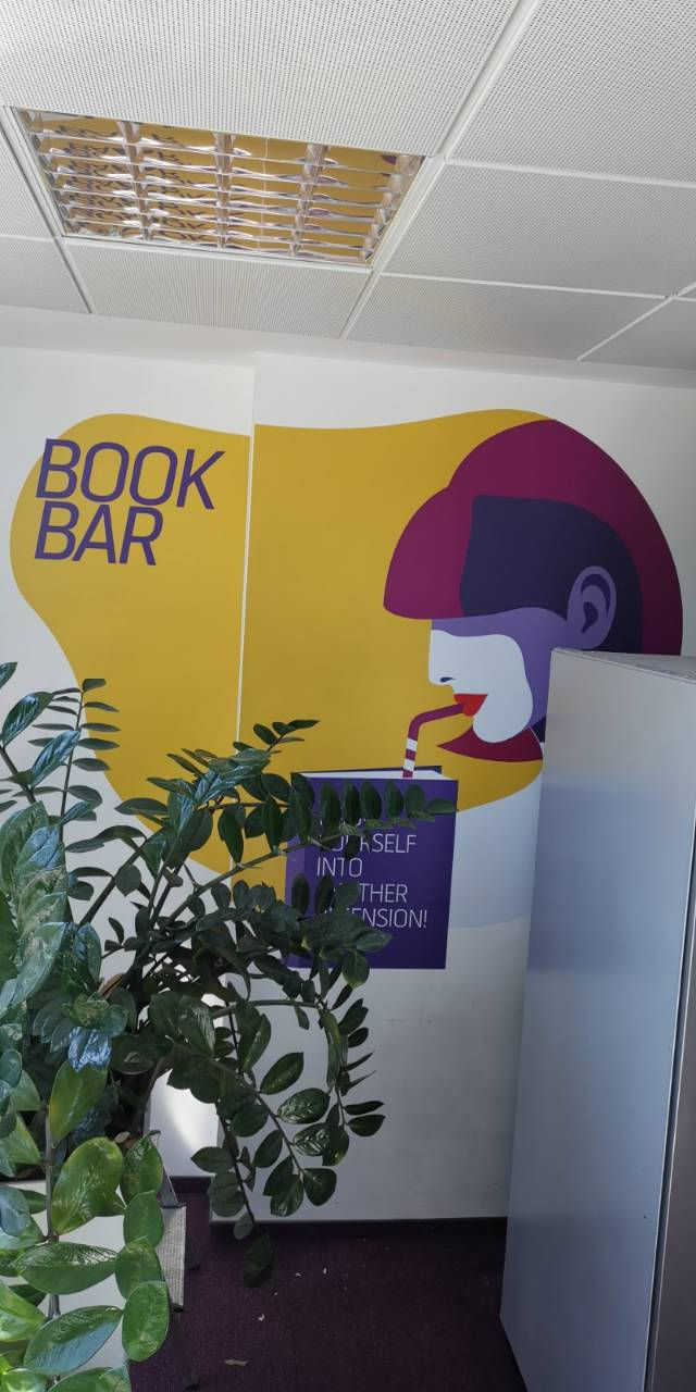 Telenor Book Zones - книжни кътове InfoGraffiti офис стени 3