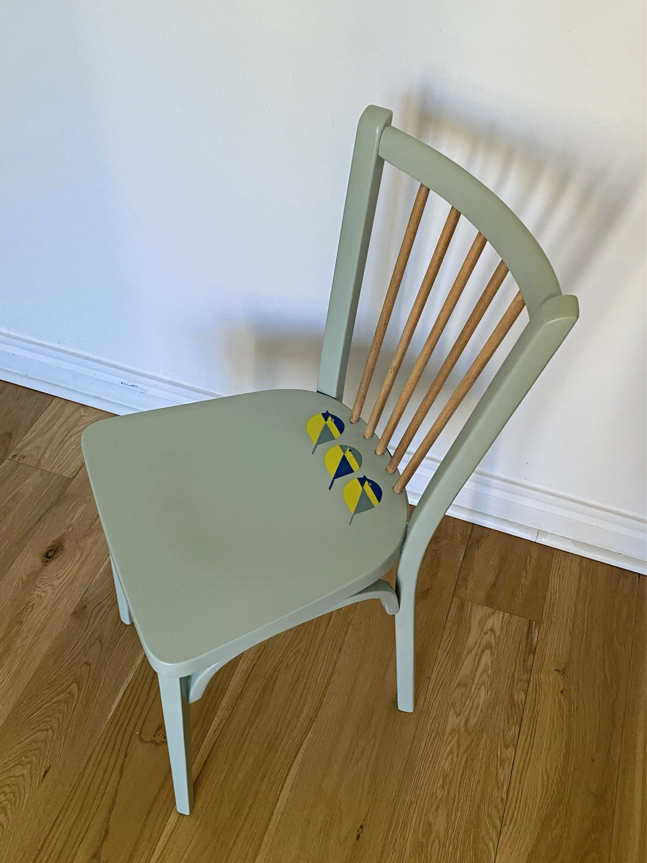 Chaise bistrot oiseaux