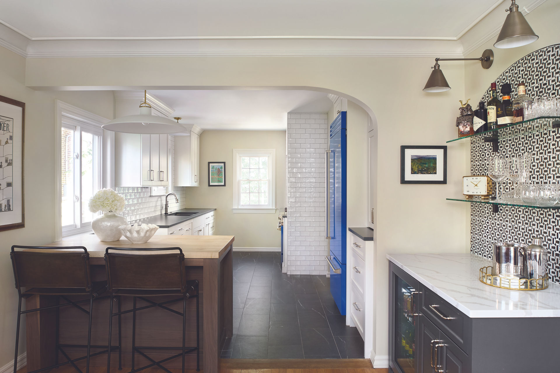 Lifestyle Kitchen Studio, Blue Range, Blue Refrigerator, Black and White Tile, Furniture Island,