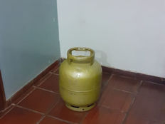 PRODUTO DO CRIME ESTAVA NO IMÓVEL DO AUTOR QUE É SUSPEITO DE OUTROS CRIMES. ELE FOI PRESO.