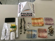 POLÍCIA MILITAR LEVA 03 PRA O XADREZ EM SERRA DO SALITRE - MG