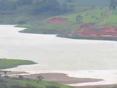 PREOCUPADOS COM AS CHUVAS MORADORES QUEREM SABER SOBRE SEGURANÇA DAS BARRAGEM DA MINERADORA YARA.