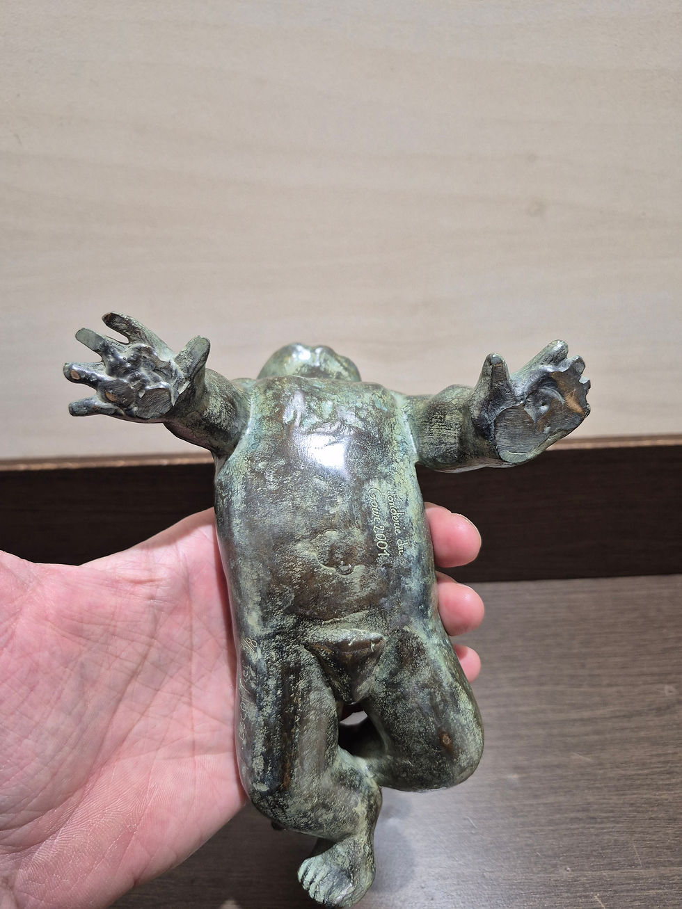 Thumbnail: Bronze Bébé Rampant Béatrice Escoffier Double Patine