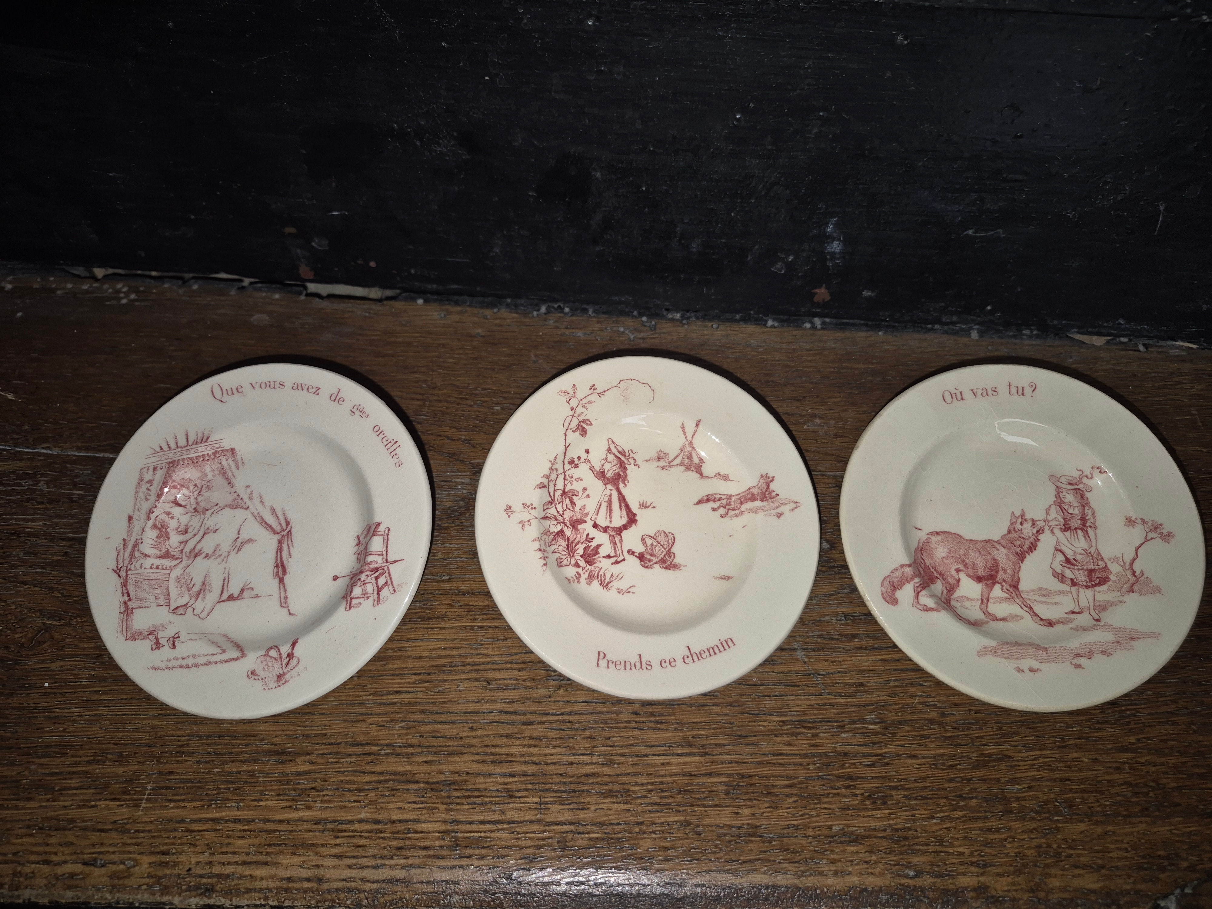 Assiettes de Dinette Ancienne Gien Terre de Fer Chaperon Rouge