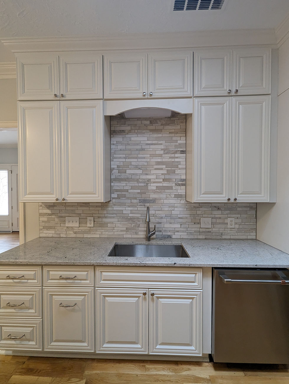 Kitchen Cabinets and Backsplash