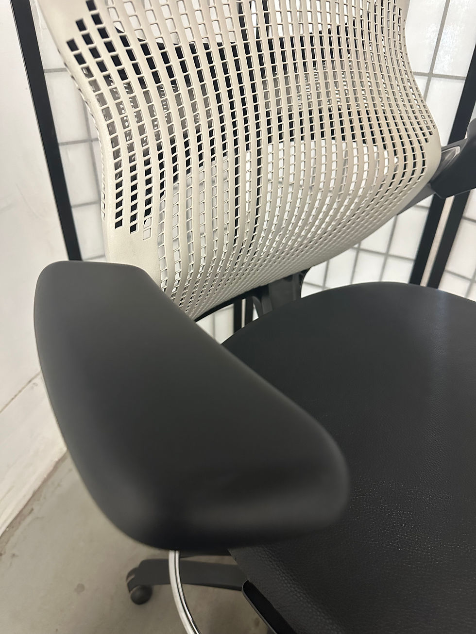 Thumbnail: Knoll Lab ~ Healthcare ~ Production Chair with FootRing