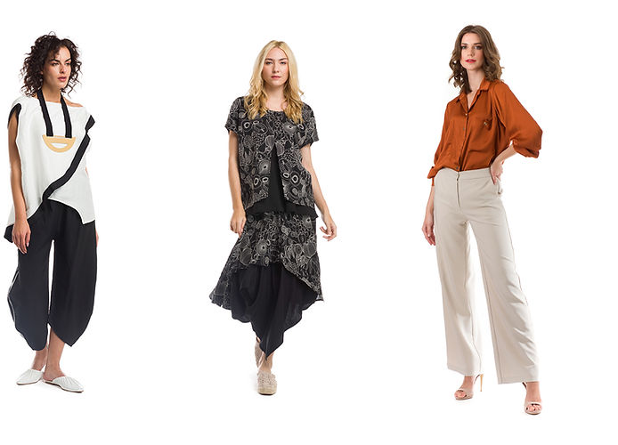 Klädfotografering med tre kvinnliga modeller i olika outfits mot vit bakgrund för e-handel och modekataloger.