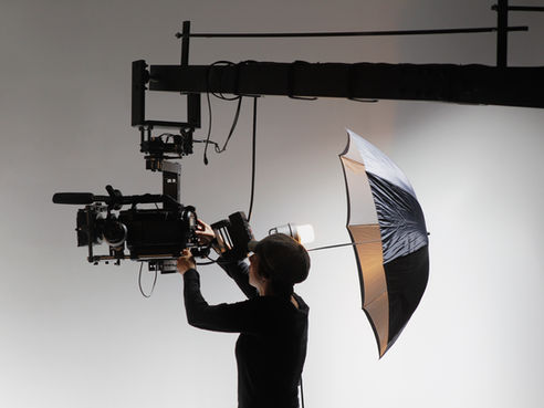 Comment monter un plateau TV