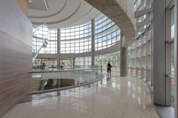 Fotografía arquitectura interior lobby san vicente fundación rionegro
