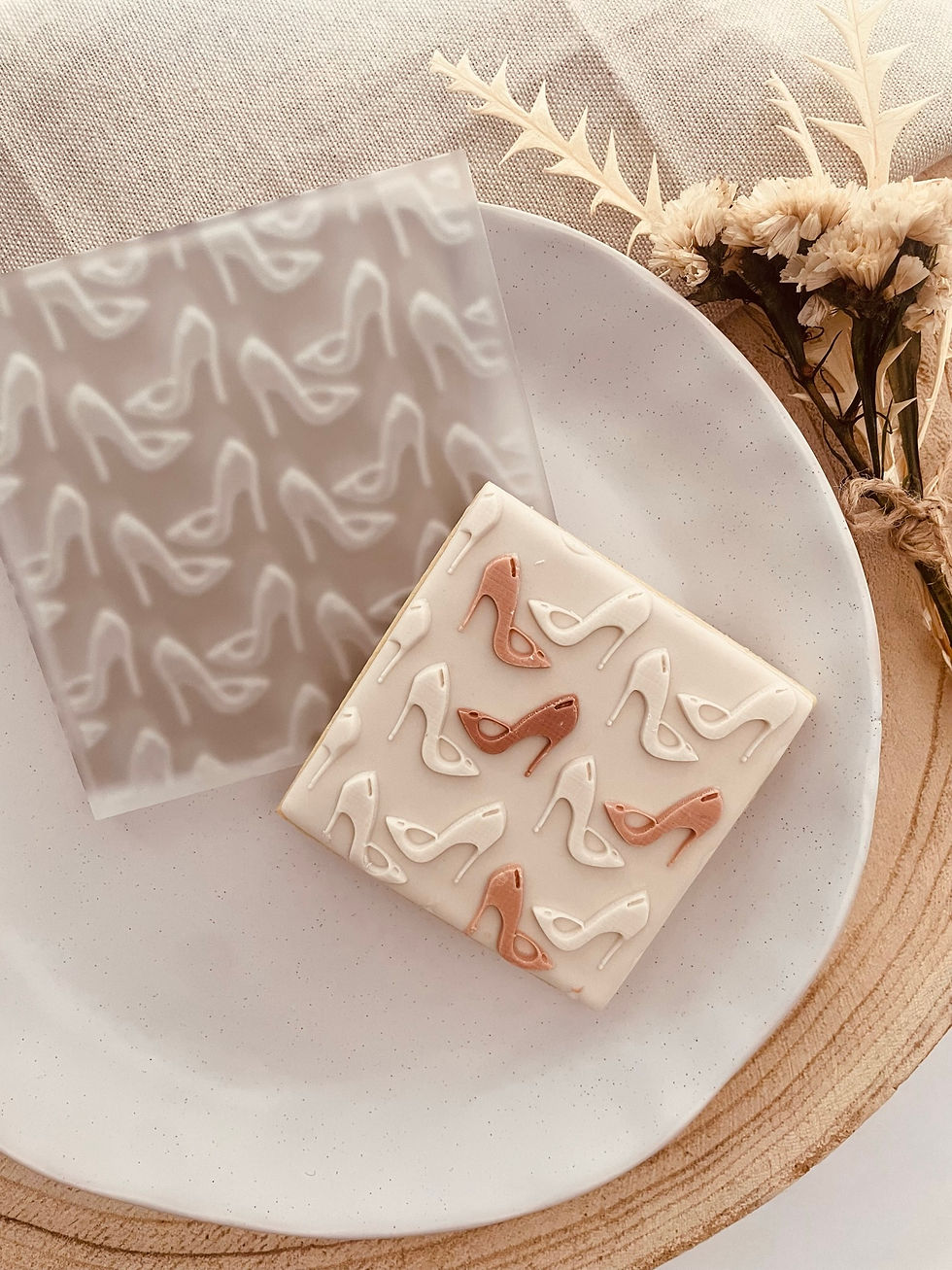 Thumbnail: Stiletto Fondant Cookie Texture Plate