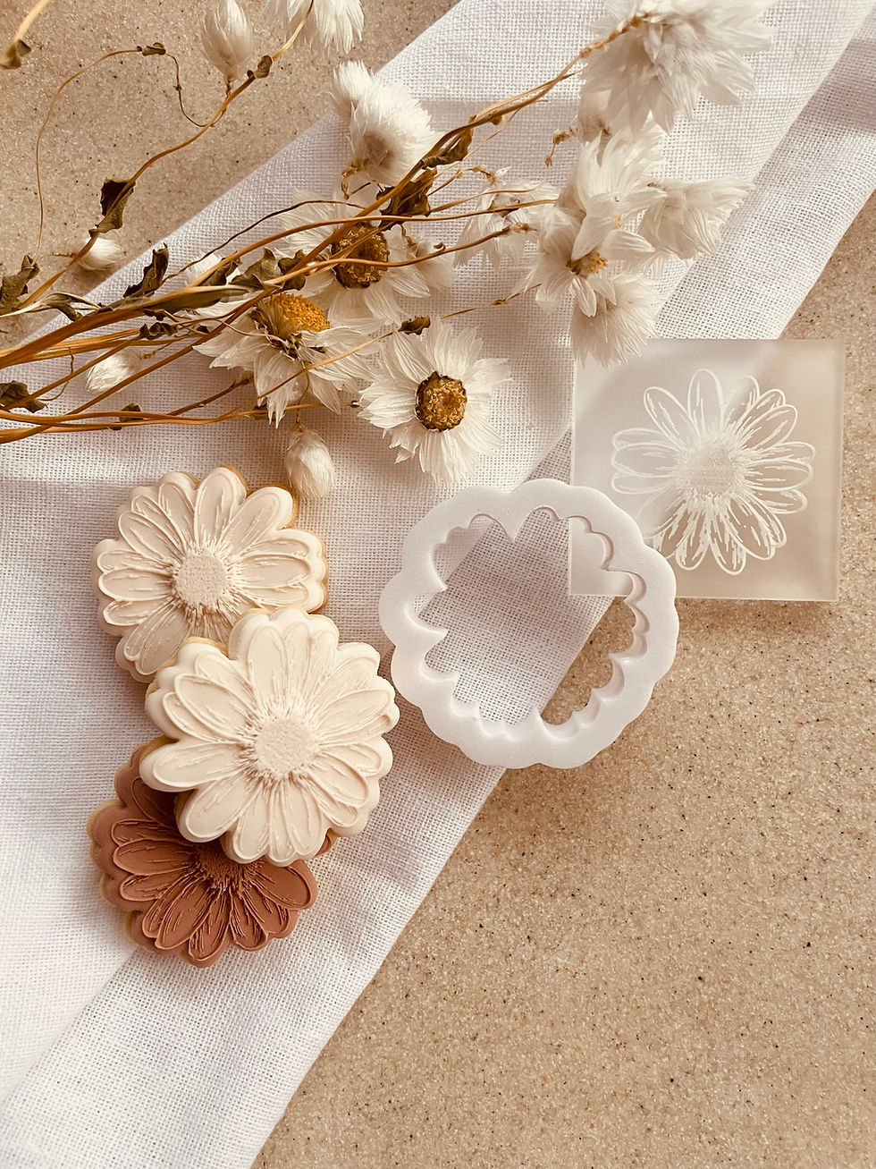 Thumbnail: Daisy Cookie Stamp & Cutter Bundle