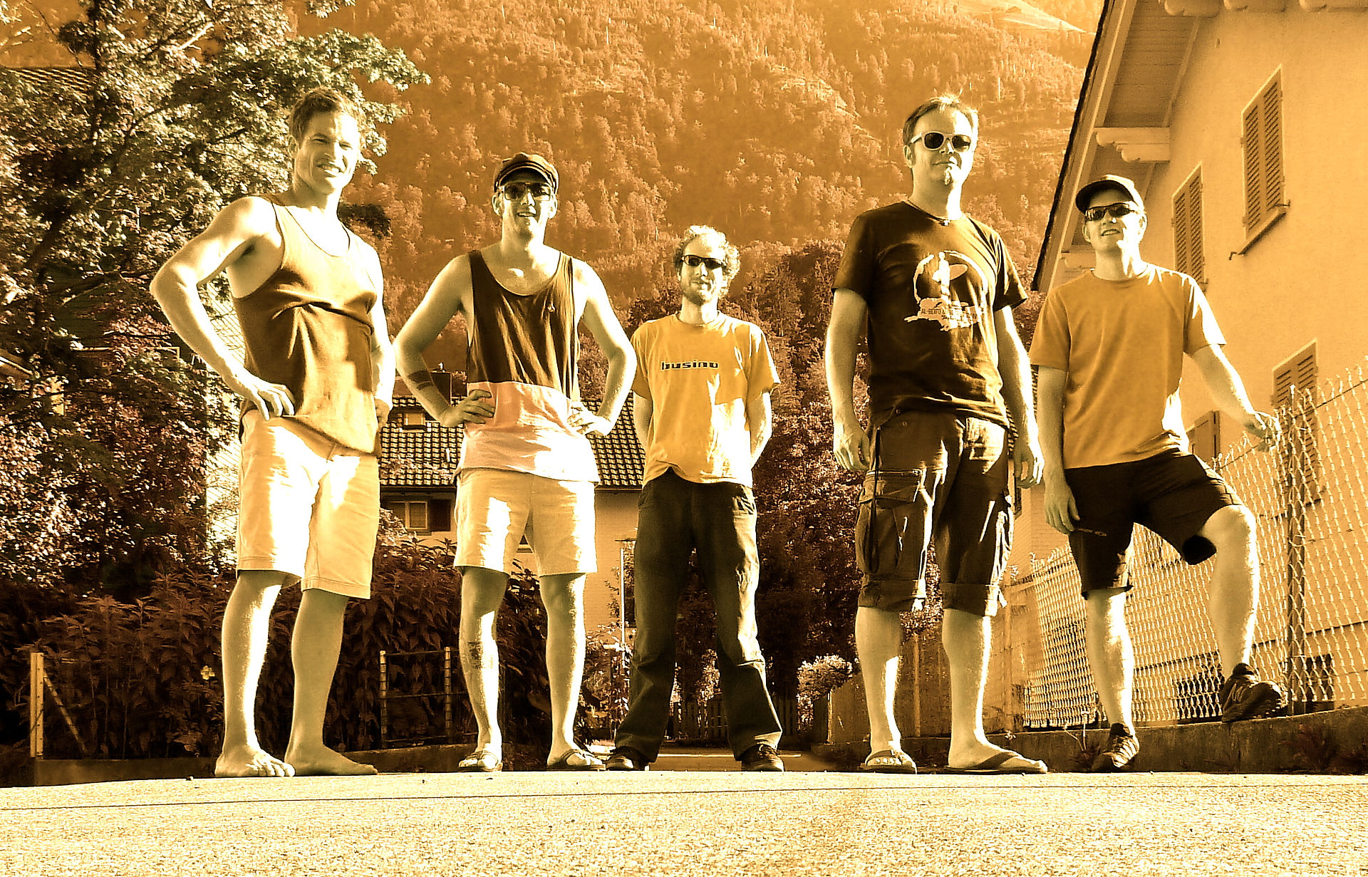 Pic_Fried-Bikinis-Band