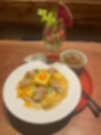 風変わりな親子丼　《サラダ/味噌汁付》　