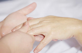 hand-massage-2133272_1280.jpg
