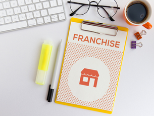 Why Open a Café vs. Buy a Franchise? Exploring the Real Costs