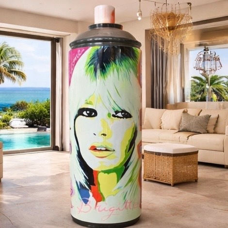 Contemporary collectible sculpture by ALIN luxury pop art Saint Tropez