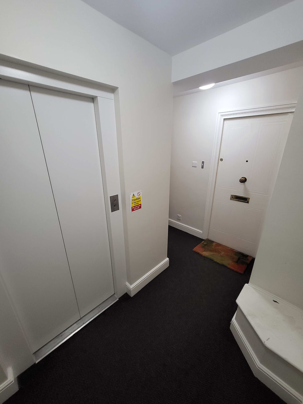 Miniature : Huge 1 Bedroom Freehold Apartment