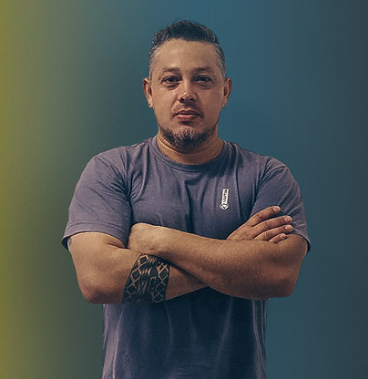 alex sandercomfundo.jpg