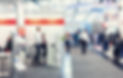 stand-feria-comercial-deshabilitado-visitantes-feria-comercial-imagen-fondo-ideal-ideal-di