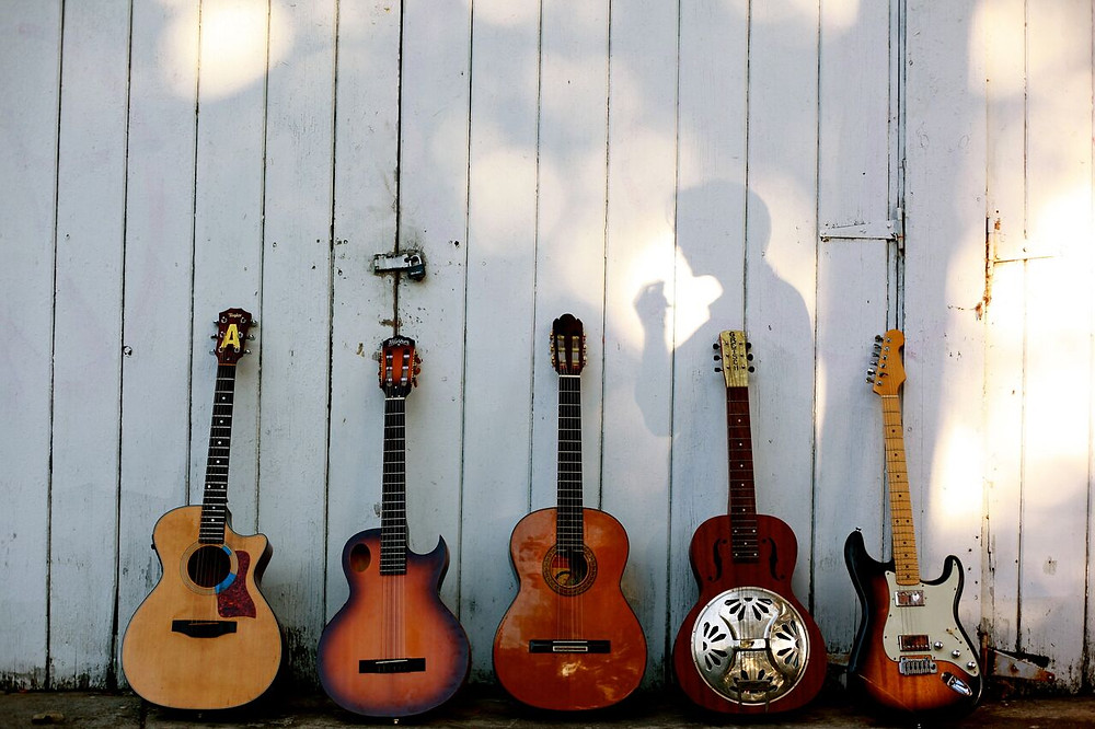 What guitar to buy, beginning guitar lessons, first guitar