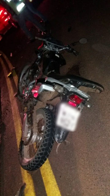 Colisão entre moto e caminhão deixa duas pessoas feridas em Romelândia