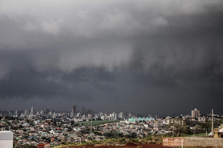 DEFESA CIVIL ALERTA PARA TEMPORAIS E GRANIZO NO OESTE