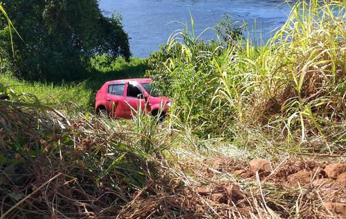 CORONEL FREITAS-MULHER É SOCORRIDA COM FERIMENTOS APÓS CAPOTAMENTO NO INTERIOR