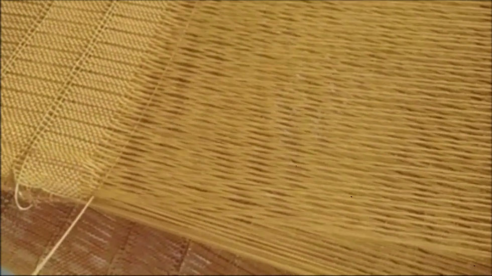תמונה ממוזערת: Ceiling Mounted Handwoven Light Sculpture - Origa