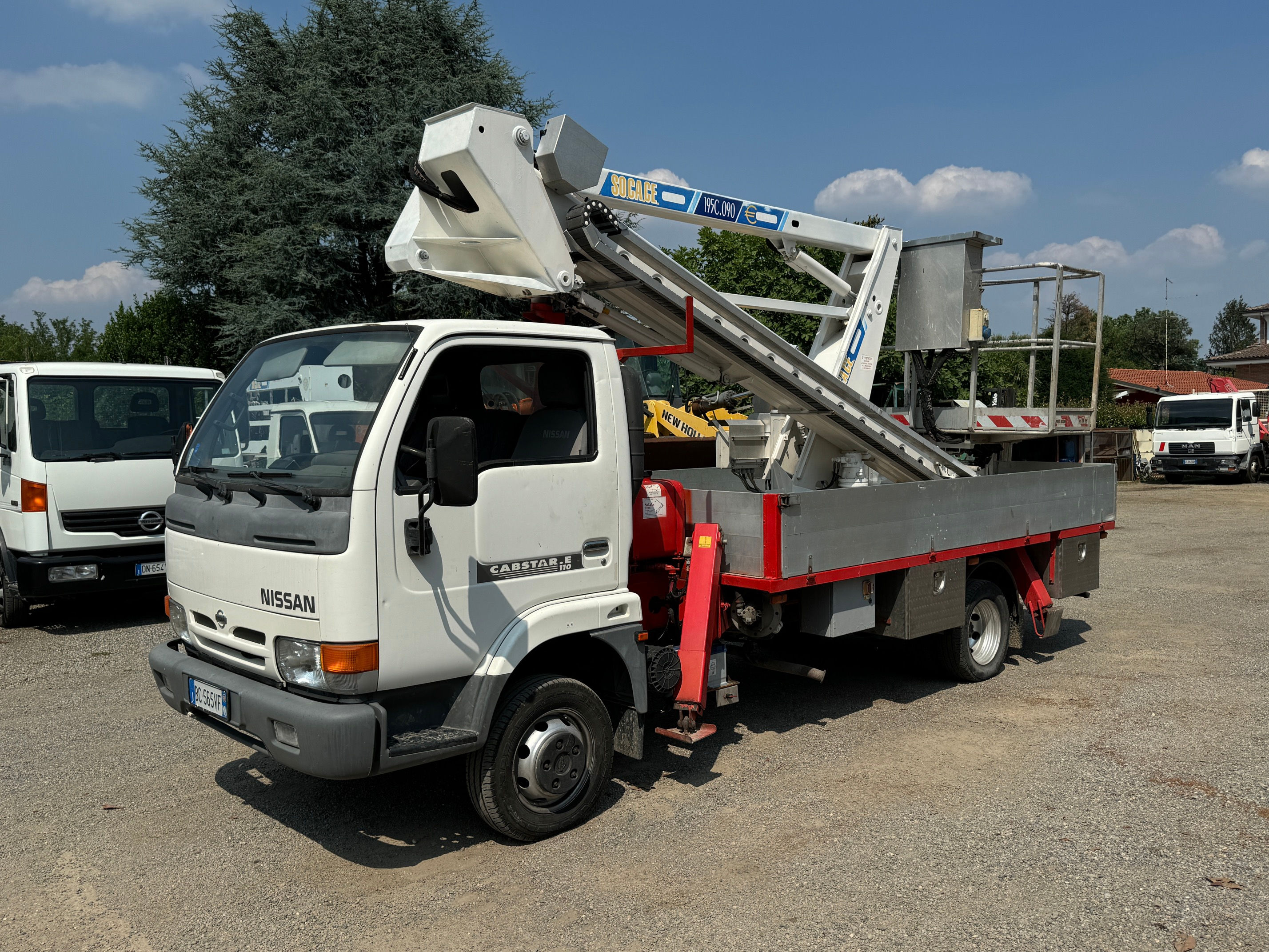PIATTAFORMA SO.CA.GE 19.5 m + NISSAN CABSTAR